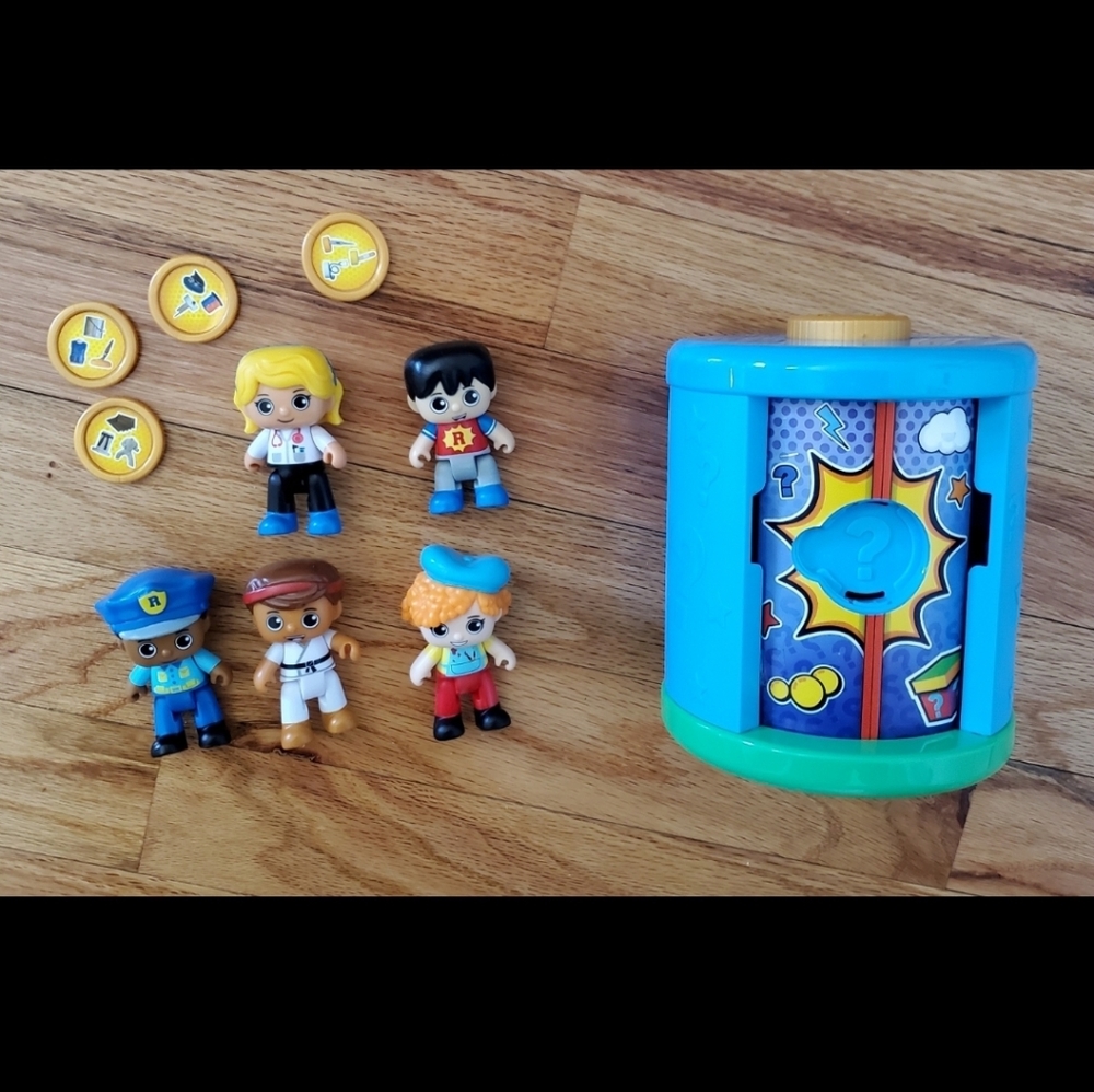 Ryan's Mystery Playdate Surprise Doors!